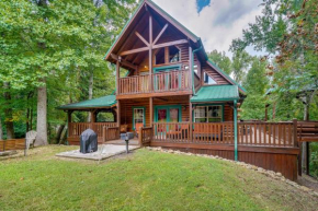 Gatlinburg Getaway Private Hot Tub and Fireplace!